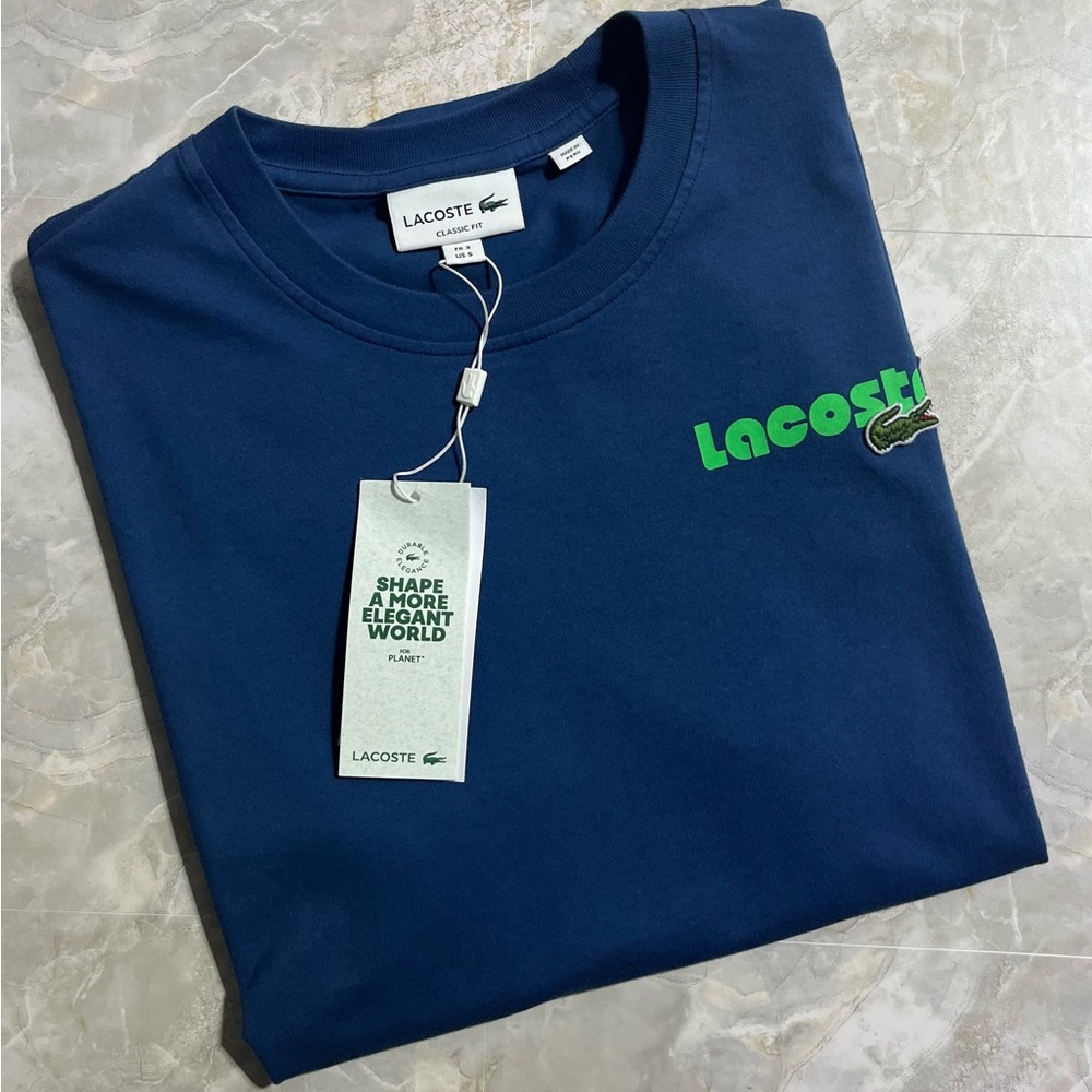 Lacoste t shirt Small regular fit NWT